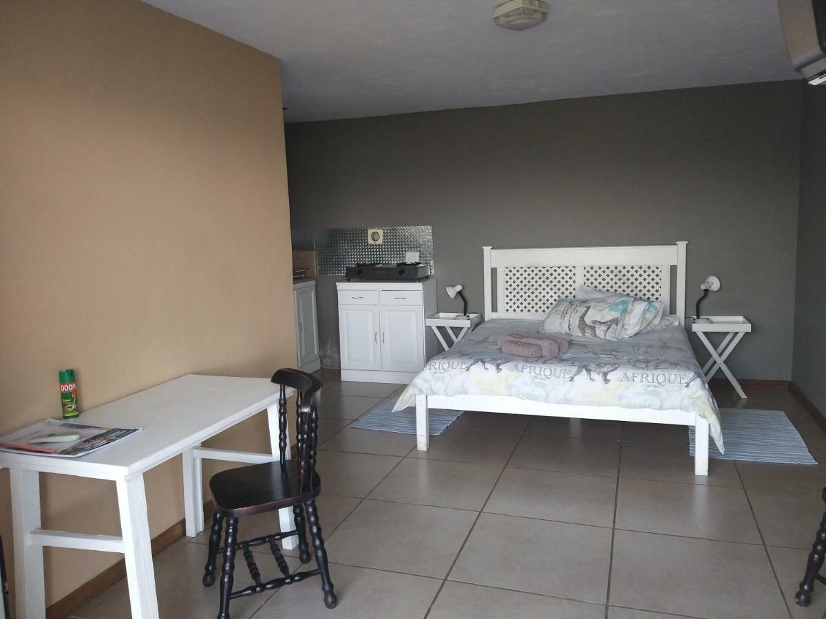 Columbus Guest House Mbombela Exterior foto